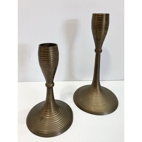 Vtg Mid Century Brass Candlestick Holders Ribbed Texture Goblet Pair 7” & 5” - Picture 4 of 6
